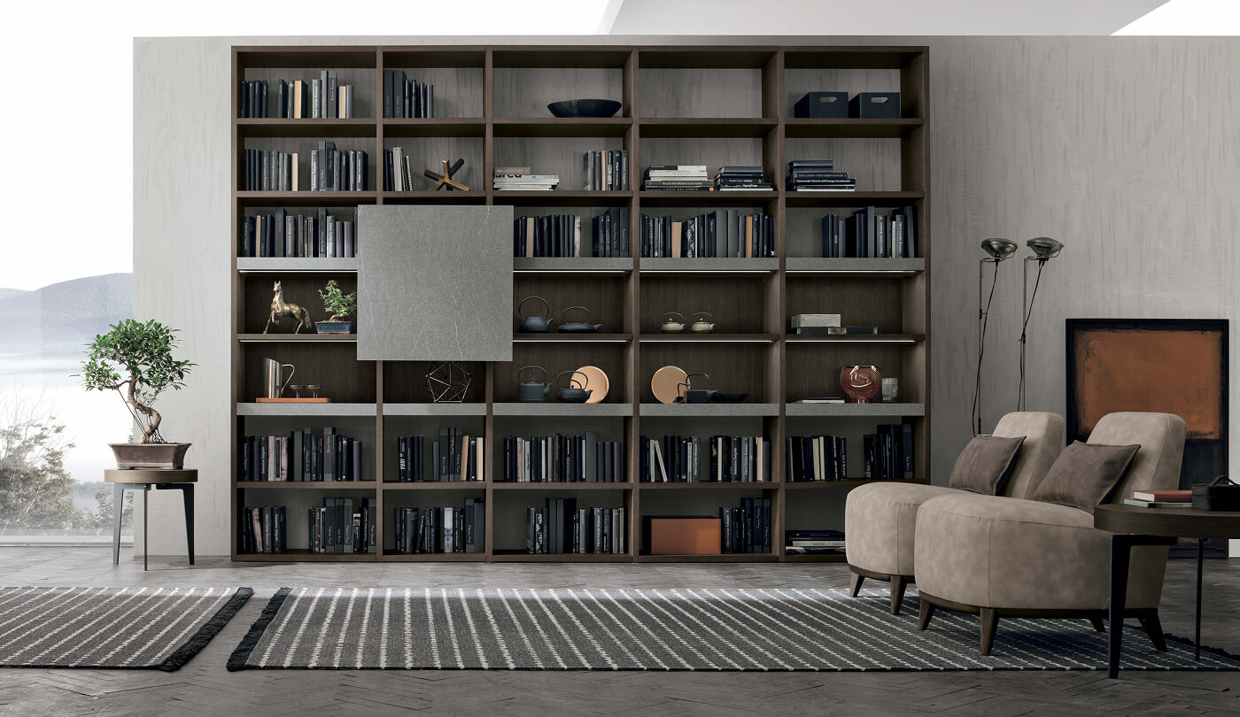 Libreria in finiture grigio e legno scuro